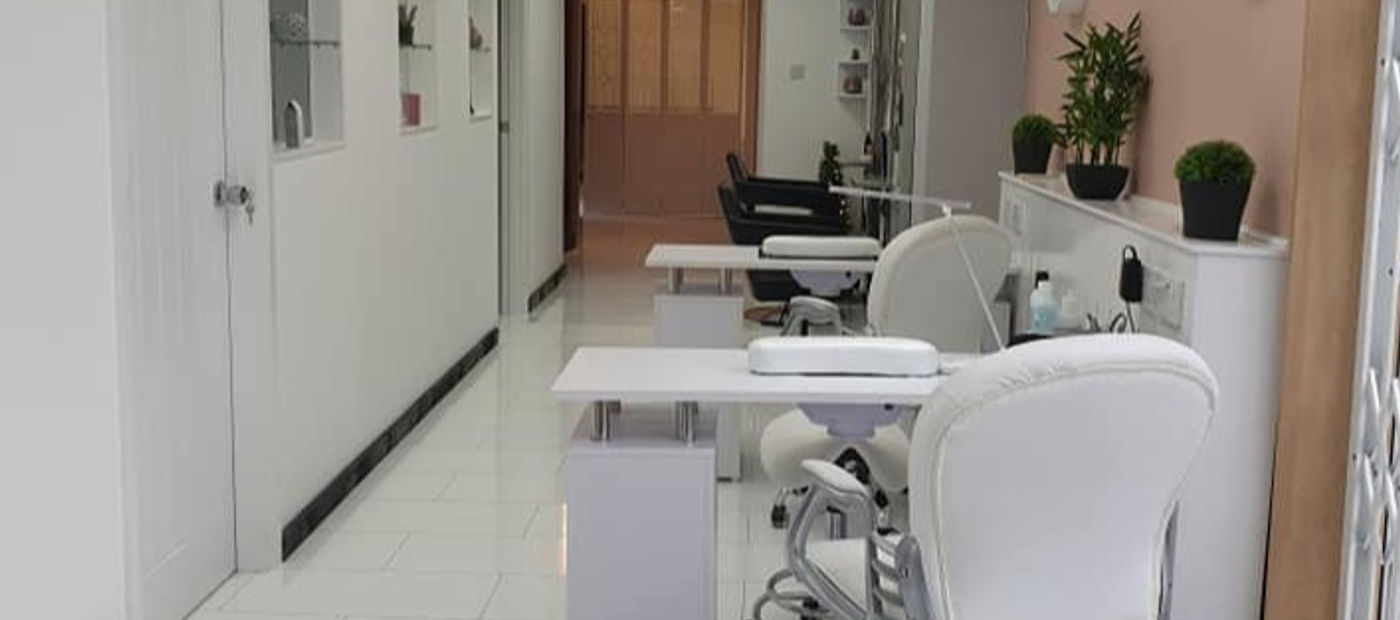 The bright, plant-filled treatment space at Cassini